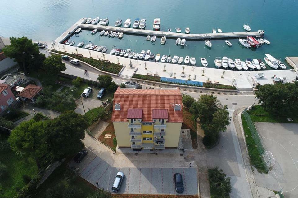 Apartment Sara - Cres Exterior foto